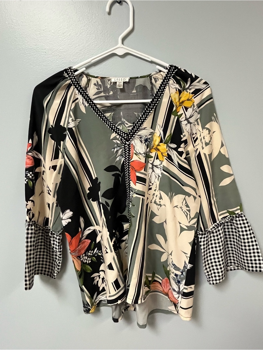 Spense Floral Mixed-Print V-Neck Tunic in Green, Black, Cream